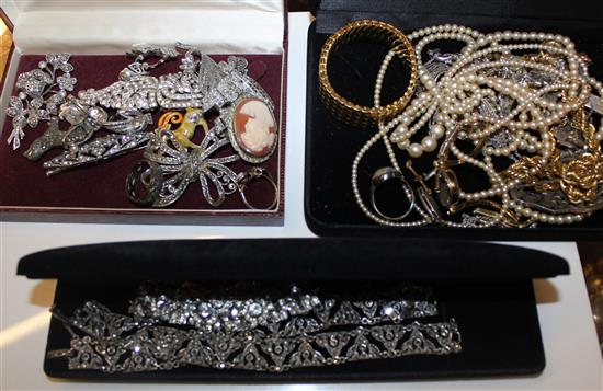 Quantity of marcasite and costume jewellery